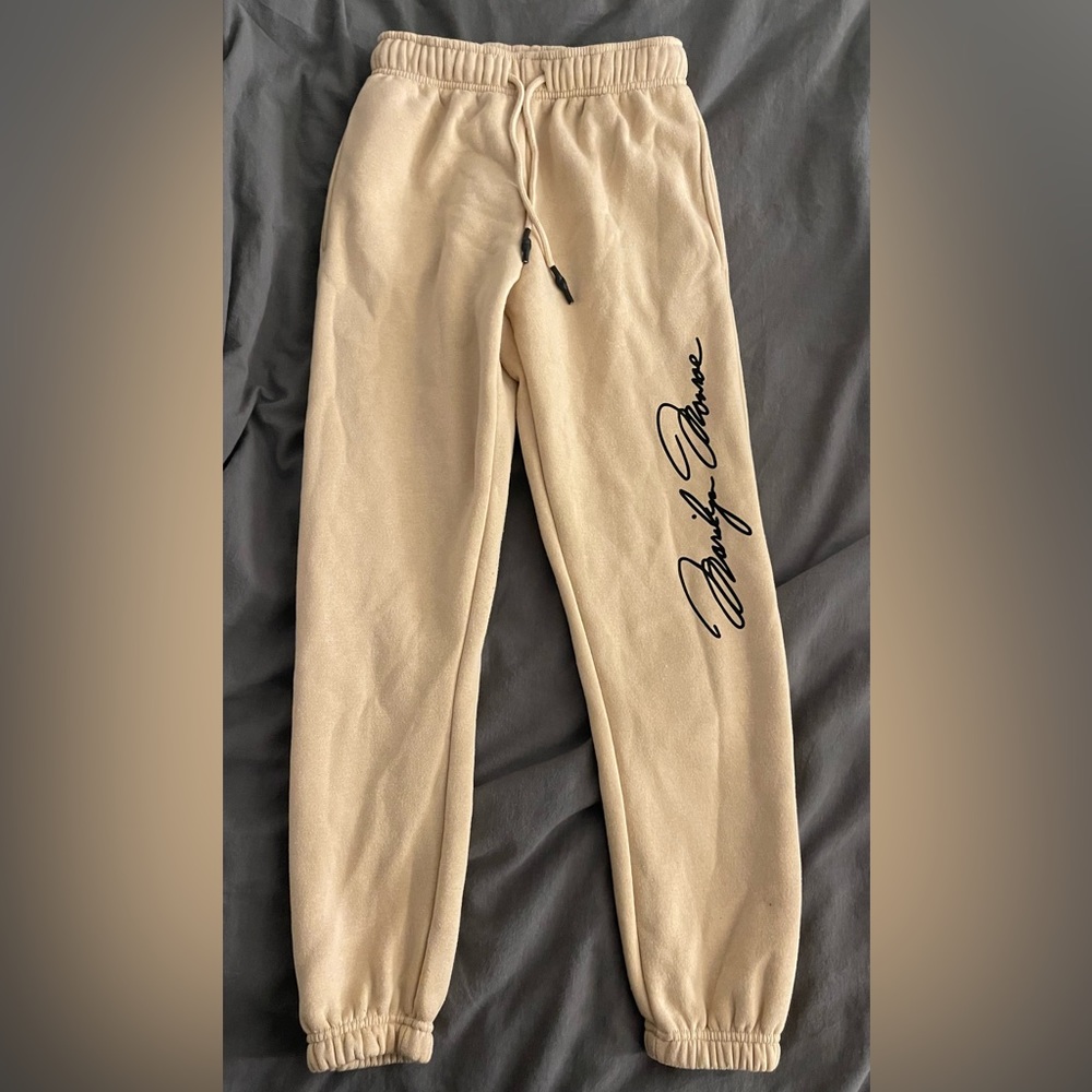 Forever 21 Nude Marilyn Monroe Sweatpants